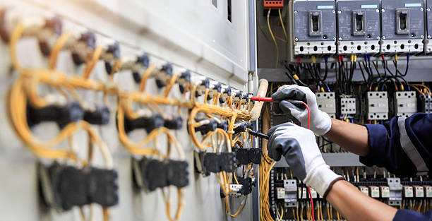 Professional Electrician technician working in Gosper County County, NE